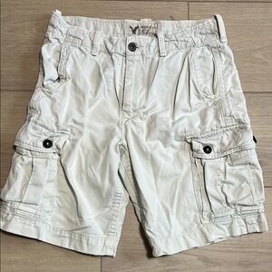 American Eagle Outfitters Men’s White Cargo Shorts Classic Length Size 32